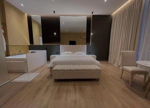 Luxury Jacuzzi Suite- Astir,Tirana