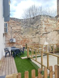 Charmant T2 cosy avec sauna privé & cour en plein cœur de la ville