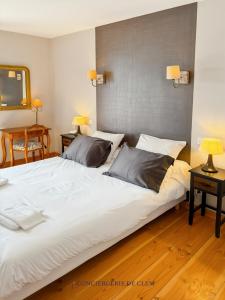 Maisons de vacances Le gite Angele, 12pers, piscine, calme, 4ch, 9lits : photos des chambres