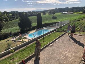 Maisons de vacances Le gite Angele, 12pers, piscine, calme, 4ch, 9lits : photos des chambres