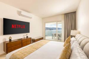 Modern 3BR Beachfront Condo - Harbor 1903 TN