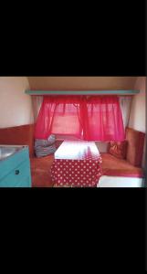 Caravana acogedora con piscina "Amantes de la naturaleza"