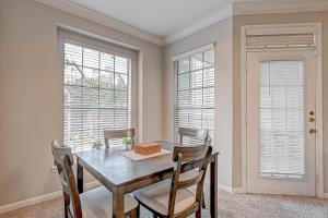 Spacious Room with Pool and Gym - Medical Center Houston