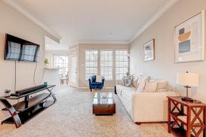 Spacious Room with Pool and Gym - Medical Center Houston