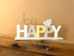 Ground Floor 2 Bedroom Apt, Onsite Parking, Edge of Glastonbury and Street