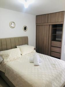 Nice apartment on the 11th floor with pool and park view