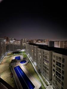 Nice apartment on the 11th floor with pool and park view