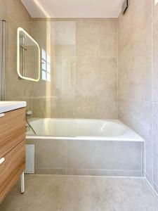 Rénové 2025 - 6 personnes - Clim Parking Piscine Terrasse