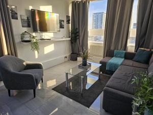 Spacious 3 Bedroom flat at 45 landward Court ,London W1H 5HB