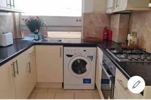 Spacious 3 Bedroom flat at 45 landward Court ,London W1H 5HB