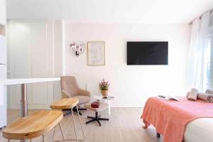 Escape at Marbella, Premium Apartment, 5min on Beach