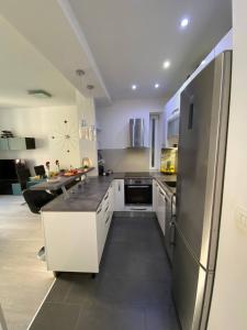 Split City Center - Lovely and spacious 2Bdrm Apt