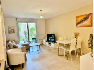 Temple Luxe- Balnéo et Jardin, wifi, parking privé securisé