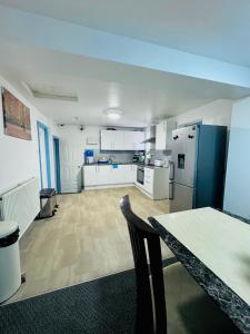 OYO Unique Private Rooms - Bolton Central, Free Parking