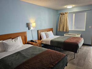 Double Room with Two Double Beds - Non-Smoking room in Sumner Motor Inn