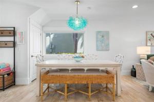 Casa Rosa Anna Maria Island - Beautiful waterfront home - steps to the beach!