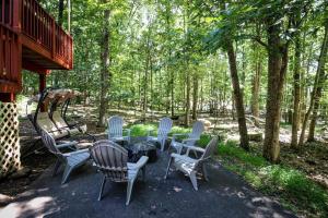 Twin Pines Retreat Hot Tub Theater Room Fire