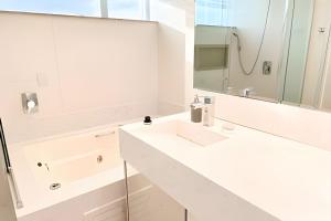 Cobertura Duplex Meia Praia | Vista & Hidro