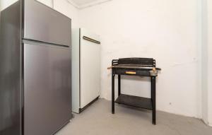 2 Bedroom Gorgeous Home In Seline