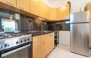 2 Bedroom Gorgeous Home In Seline