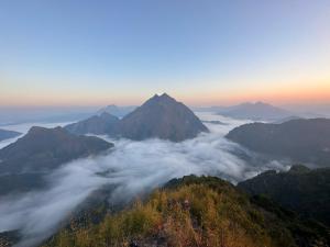 Nong Khiaw Overnight camping at Phakao above the clouds