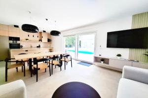 Family friendly house with a swimming pool Povljana, Pag - 24256