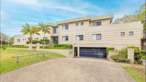 Paradiso on the Marina