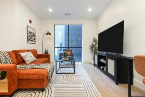 LUX Studio King Bed Free Parking Gym New