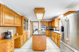 Bike, Fish, Golf and More Stately Tudor in Mogadore