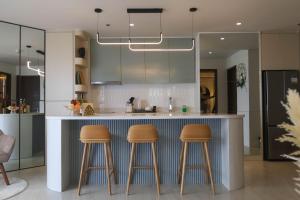 Stylish Tambuli Resort Condotel with panoramic Mactan seaview from high floor