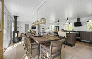 3 Bedroom Awesome Home In Nykøbing Sj