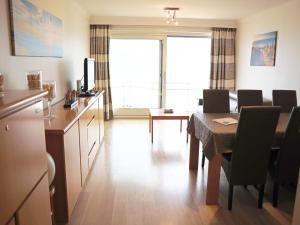 Apartment in Nieuwpoort with sea views