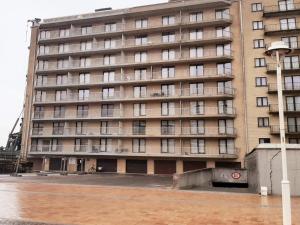 Apartment in Nieuwpoort with sea view
