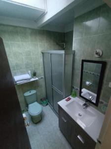 bonita y cómoda habitación