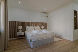 Beachside Bliss T2 with Pool & Beach Access by Drago Rentals