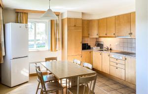 Gorgeous Home In Hok With Wifi