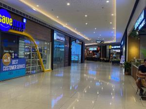 Modern Chic Condo at Makati with WiFi and Netflix