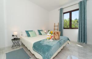 2 Bedroom Gorgeous Home In Seline 