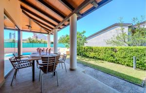 Pet Friendly Home In Buje 