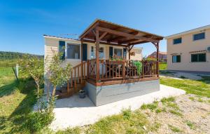 Lovely Stacaravan In Ljubac With Wifi