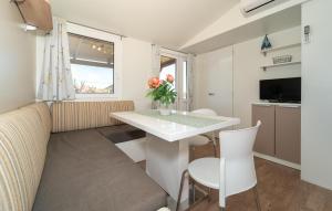 Lovely Stacaravan In Ljubac With Wifi