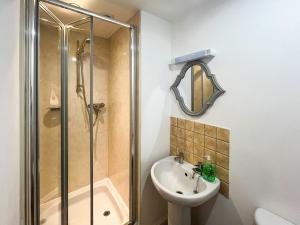 Sherwood House Apartment 3