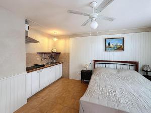 Appartements Studio Front de Mer avec Terrasse aux Saintes-Maries-de-la-Mer - FR-1-475-188 : photos des chambres