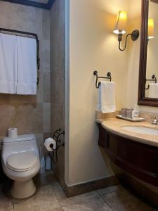 Apartamento en zona viva, zona 10 con balcón a la ciudad