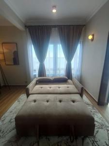 Newly Renovated Studio w Seaview Balcony