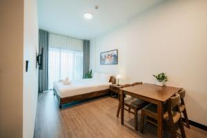 Tropical House - New Apartment at Delasol