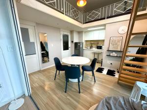 4th Floor Entire Gangnam Apartment