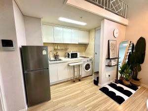 4th Floor Entire Gangnam Apartment
