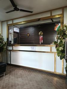 Hotel Knight Inn Airport