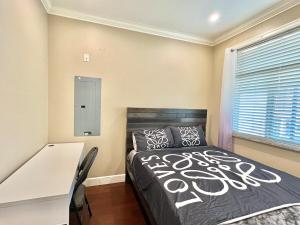 Central & Comfy 1B1B